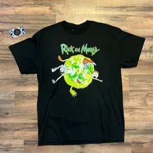 Rick and Morty graphic tee, brand new men’s size Large⭐️